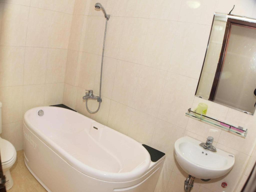 Kangaroo Hostel Hanoi Buitenkant foto